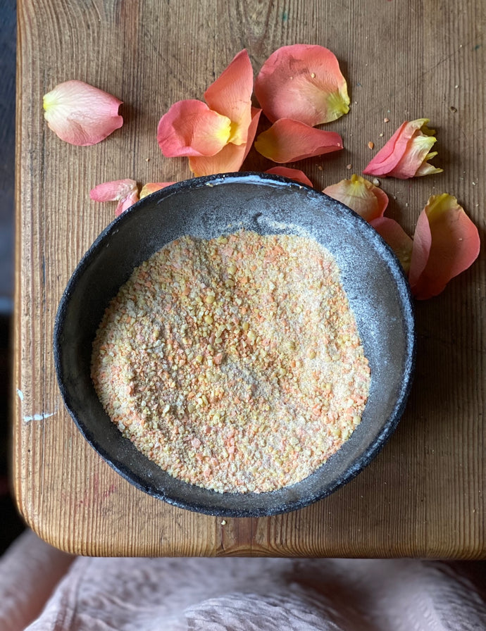 ROSE AND LENTIL BODY SCRUB / UDVARTANA